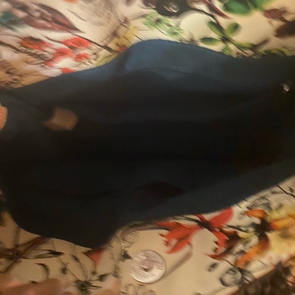 Handbag by designer CARLOS By Carlos
Santana Floral design - Picture 9 of 16